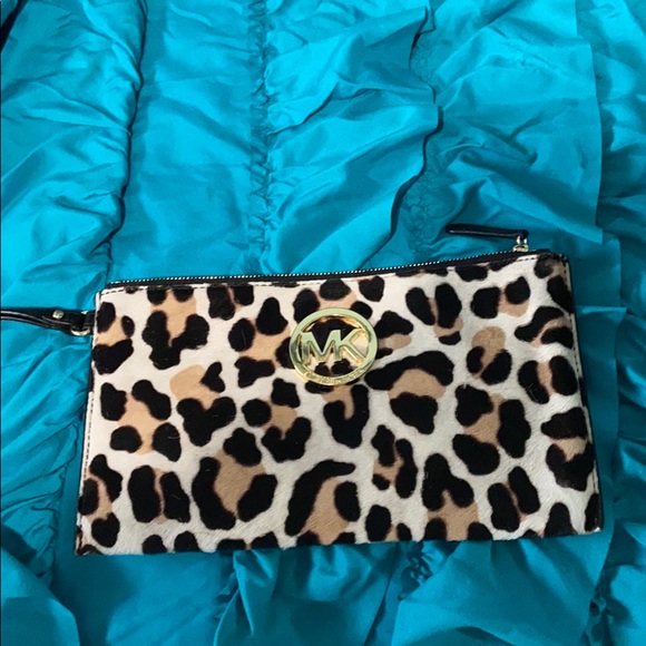 Michael Kors Handbags - Michael kors wristlet